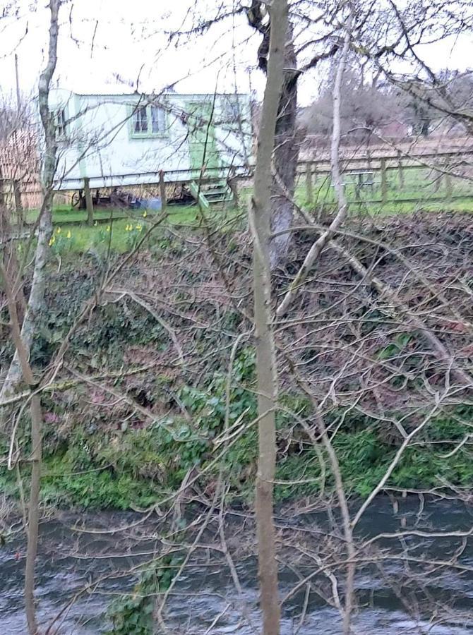 The Old Mill Shepherds Hut Okehampton Dış mekan fotoğraf