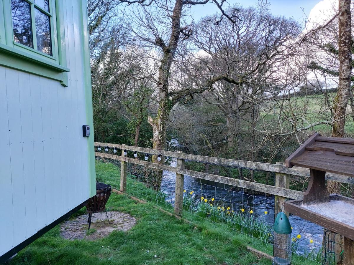 The Old Mill Shepherds Hut Okehampton Dış mekan fotoğraf