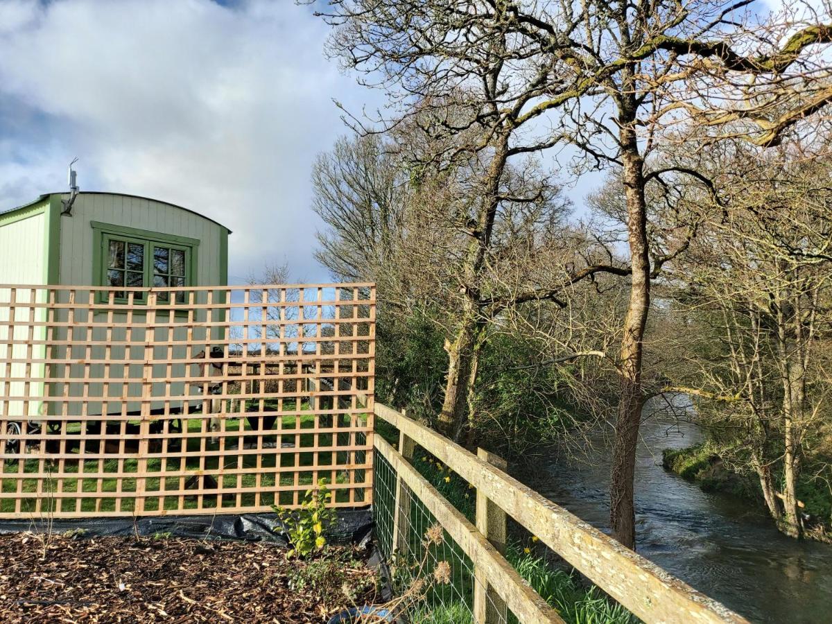 The Old Mill Shepherds Hut Okehampton Dış mekan fotoğraf