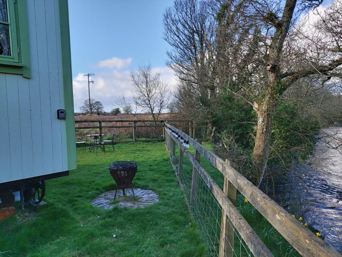 The Old Mill Shepherds Hut Okehampton Dış mekan fotoğraf