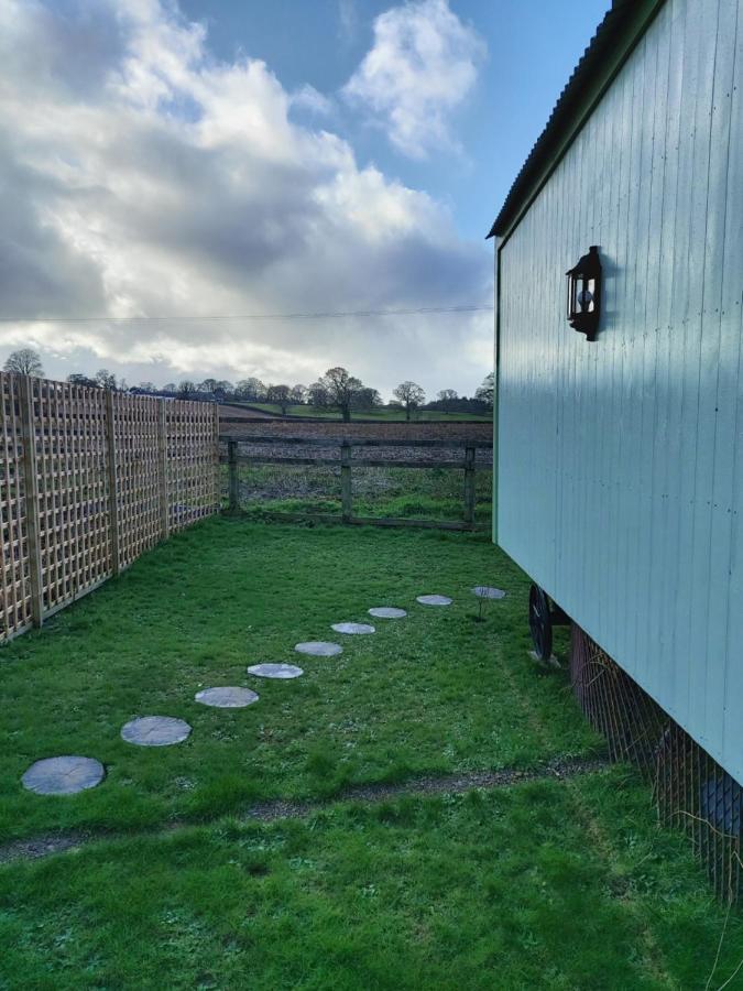 The Old Mill Shepherds Hut Okehampton Dış mekan fotoğraf